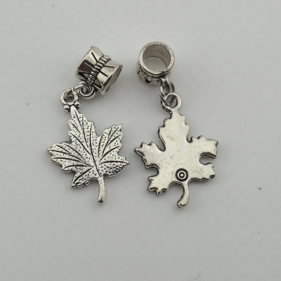 Pair of Silver Tone Maple Leaf Charms for European Charm Bracelets - Picture 2 of 2